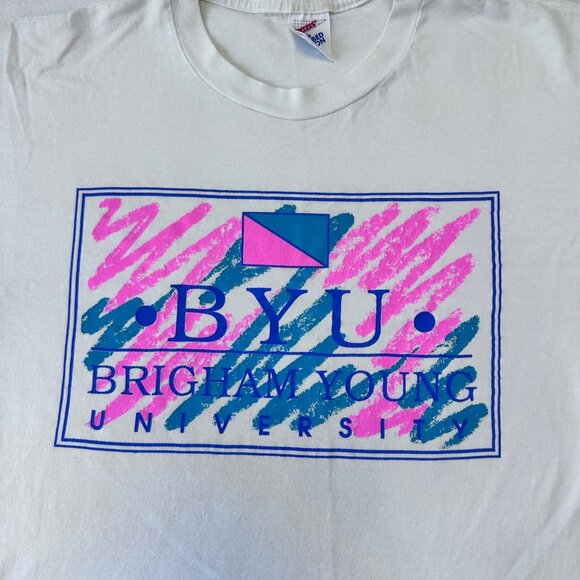 BYU Cougars Vintage 90s T-Shirt Jazz Design Logo Pink Teal Size L White - Picture 5 of 9